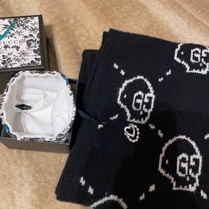 Gucci ring and scarf RESERVED